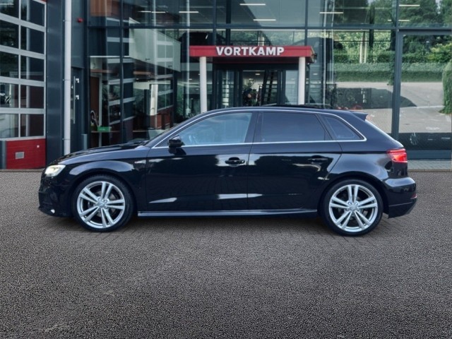 AUDI A3 1.0 TFSI S-TRONIC S-LINE PANO-DAK/NAVI/CRUISE/PDC, Vortkamp Enschede, Enschede