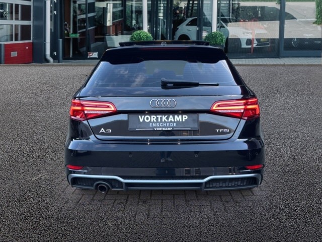 AUDI A3 1.0 TFSI S-TRONIC S-LINE PANO-DAK/NAVI/CRUISE/PDC, Vortkamp Enschede, Enschede