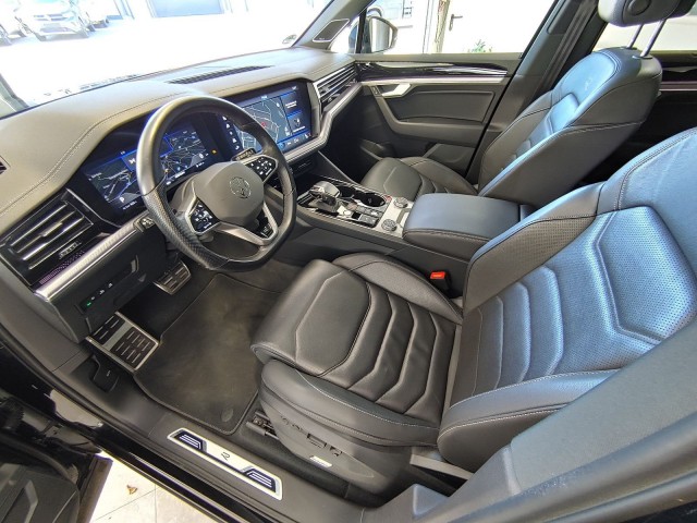 VOLKSWAGEN TOUAREG 3.0 TDI DSG R-LINE 4MOTION PANO-DAK/TREKHAAK/CAMERA/CARPLAY/ACC, Vortkamp Enschede, Enschede