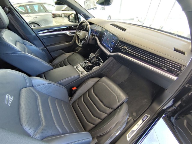 VOLKSWAGEN TOUAREG 3.0 TDI DSG R-LINE 4MOTION PANO-DAK/TREKHAAK/CAMERA/CARPLAY/ACC, Vortkamp Enschede, Enschede