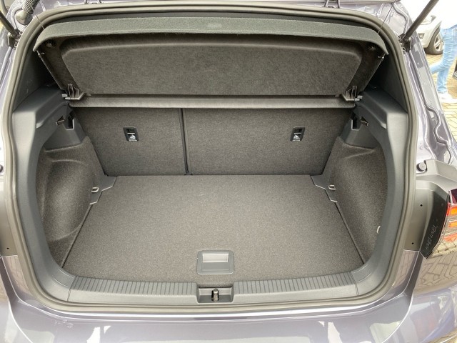 VOLKSWAGEN T-CROSS 1.5 TSI DSG R-LINE TREKHAAK/CAMERA/CARPLAY/ACC/STOELVERW, Vortkamp Enschede, Enschede