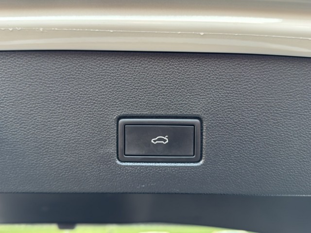 VOLKSWAGEN T-ROC 1.5 TSI DSG SPORT R-LINE CAMERA/ACC/ELEKKLEP/STOELVERW, Vortkamp Enschede, Enschede