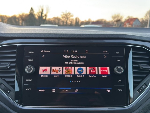 VOLKSWAGEN T-ROC 1.5 TSI DSG SPORT R-LINE CAMERA/ACC/ELEKKLEP/STOELVERW, Vortkamp Enschede, Enschede