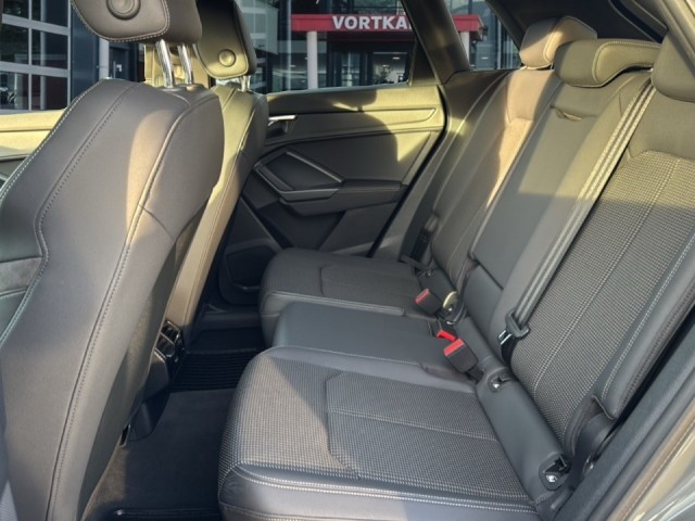 AUDI Q3 35 TDI ADVANCED ACC/PDC/ELEKKLEP/STOELVERW/NAVI, Vortkamp Enschede, Enschede
