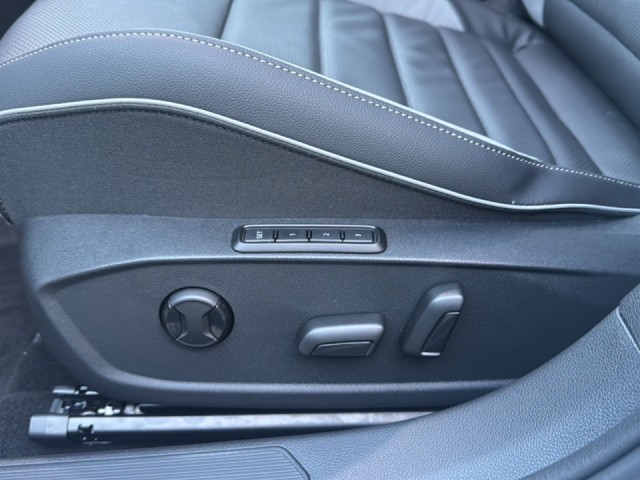 VOLKSWAGEN GOLF 1.5 TSI DSG GTE IQ/TREKHAAK/OPENDAK/CAMERA/HEADUPDIS/ACC, Vortkamp Enschede, Enschede