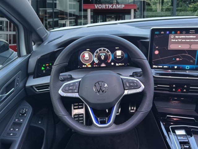 VOLKSWAGEN GOLF 1.5 TSI DSG GTE IQ/TREKHAAK/OPENDAK/CAMERA/HEADUPDIS/ACC, Vortkamp Enschede, Enschede