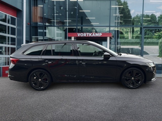 SKODA OCTAVIA 2.0 TDI DSG RS PANODAK/ELEKKLEP/CAMERA/ACC/STOELVERW, Vortkamp Enschede, Enschede
