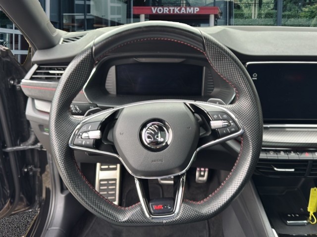 SKODA OCTAVIA 2.0 TDI DSG RS PANODAK/ELEKKLEP/CAMERA/ACC/STOELVERW, Vortkamp Enschede, Enschede