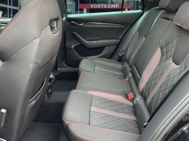 SKODA OCTAVIA 2.0 TDI DSG RS PANODAK/ELEKKLEP/CAMERA/ACC/STOELVERW, Vortkamp Enschede, Enschede