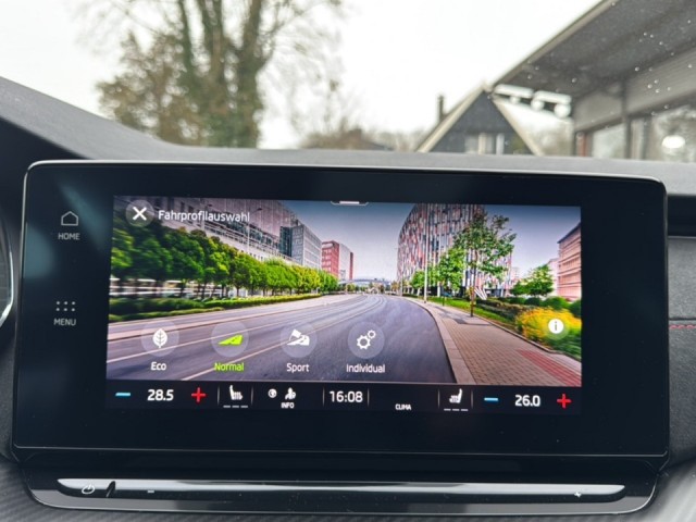 SKODA OCTAVIA 2.0 TDI DSG RS PANODAK/ELEKKLEP/CAMERA/ACC/STOELVERW, Vortkamp Enschede, Enschede