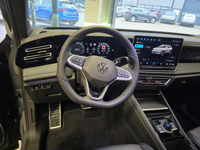 VOLKSWAGEN TIGUAN 1.5 TSI e-HYBRID 272 PK R-LINE PANO-DAK/CAMERA/TREKHAAK/H&K/HUD/LEDER/MEMORY, Vortkamp Enschede, Enschede