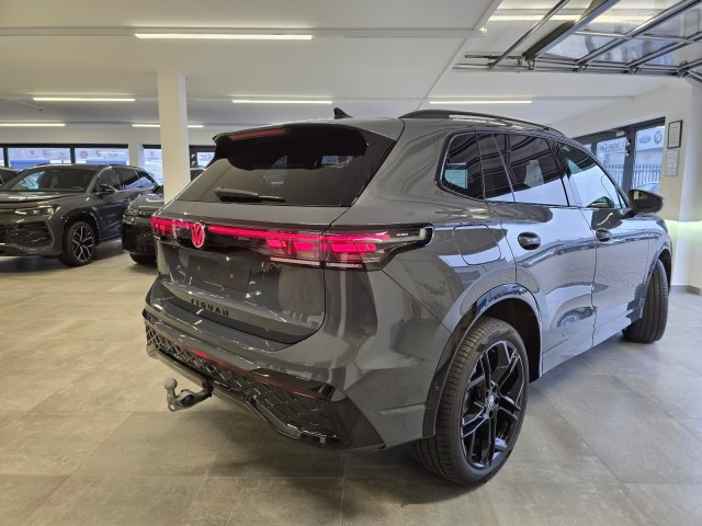 VOLKSWAGEN TIGUAN 1.5 TSI e-HYBRID 272 PK R-LINE PANO-DAK/CAMERA/TREKHAAK/H&K/HUD/LEDER/MEMORY, Vortkamp Enschede, Enschede