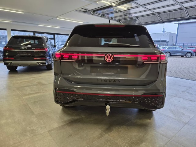VOLKSWAGEN TIGUAN 1.5 TSI e-HYBRID 272 PK R-LINE PANO-DAK/CAMERA/TREKHAAK/H&K/HUD/LEDER/MEMORY, Vortkamp Enschede, Enschede