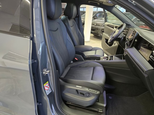 VOLKSWAGEN TIGUAN 1.5 TSI e-HYBRID 272 PK R-LINE PANO-DAK/CAMERA/TREKHAAK/H&K/HUD/LEDER/MEMORY, Vortkamp Enschede, Enschede