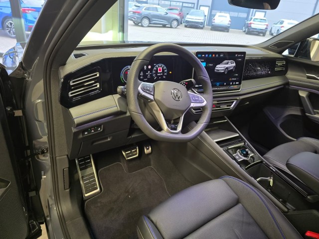 VOLKSWAGEN TIGUAN 1.5 TSI e-HYBRID 272 PK R-LINE PANO-DAK/CAMERA/TREKHAAK/H&K/HUD/LEDER/MEMORY, Vortkamp Enschede, Enschede
