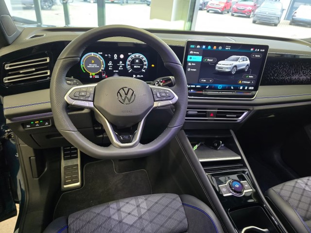 VOLKSWAGEN TIGUAN 1.5 TSI e-HYBRID 272 PK R-LINE PANO-DAK/TREKHAAK/HUD/E-KLEP, Vortkamp Enschede, Enschede