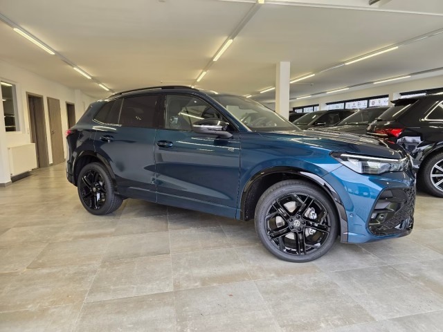 VOLKSWAGEN TIGUAN 1.5 TSI e-HYBRID 272 PK R-LINE PANO-DAK/TREKHAAK/HUD/E-KLEP, Vortkamp Enschede, Enschede