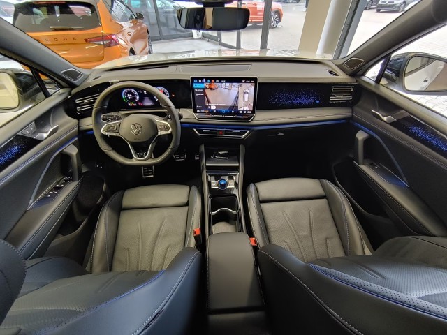 VOLKSWAGEN TIGUAN 1.5 TSI e-HYBRID 272 PK R-LINE PANO-DAK/CAMERA/TREKHAAK/HUD/LEDER/MEMORY, Vortkamp Enschede, Enschede