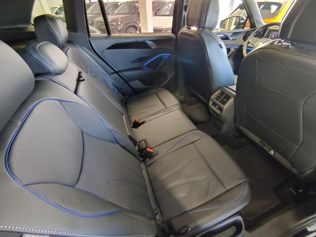 VOLKSWAGEN TIGUAN 1.5 eTSI R-LINE LEDER/PANO-DAK/TREKHAAK/CAMERA/ACC, Vortkamp Enschede, Enschede