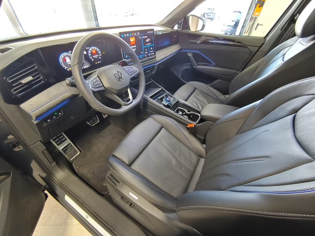 VOLKSWAGEN TIGUAN 1.5eTSI R-LINE LEDER/PANO-DAK/TREKHAAK/HUD/ACC/CAMERA, Vortkamp Enschede, Enschede