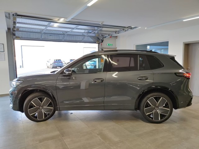 VOLKSWAGEN TIGUAN 1.5eTSI R-LINE LEDER/PANO-DAK/TREKHAAK/HUD/ACC/CAMERA, Vortkamp Enschede, Enschede