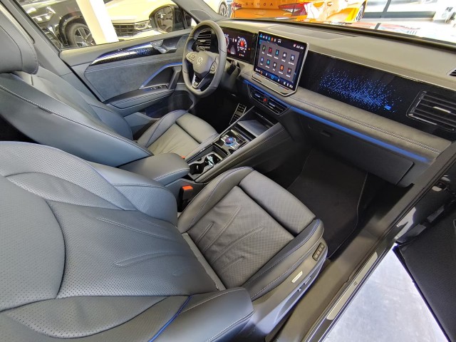 VOLKSWAGEN TIGUAN 1.5eTSI R-LINE LEDER/PANO-DAK/TREKHAAK/HUD/ACC/CAMERA, Vortkamp Enschede, Enschede