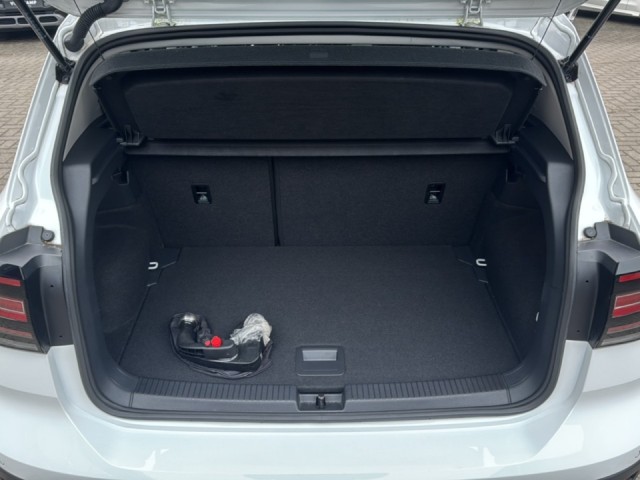 VOLKSWAGEN T-CROSS 1.5 TSI DSG R-LINE TREKHAAK/CAMERA/ACC/NAVI/STOELVERW, Vortkamp Enschede, Enschede