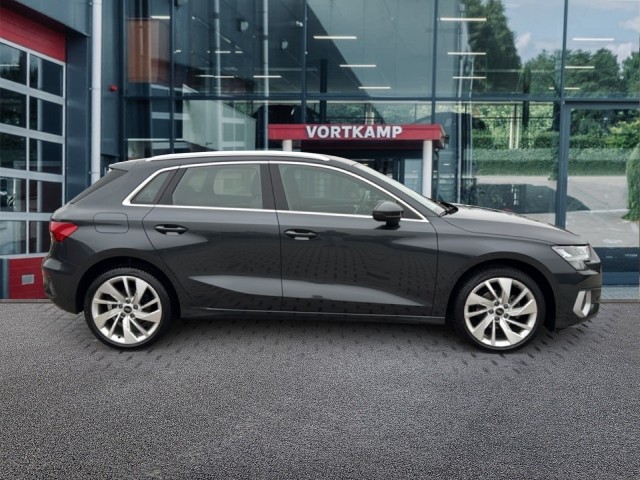 AUDI A3 30 TFSI ADVANCED ACC/STOELVERW/NAVI/E-KLEP/PDC, Vortkamp Enschede, Enschede