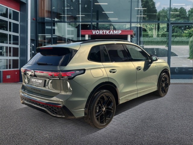 VOLKSWAGEN TIGUAN 1.5 eTSI R-LINE TREKHAAK/PANO-DAK/CAMERA/ACC/ELEK-KLEP/HUD, Vortkamp Enschede, Enschede