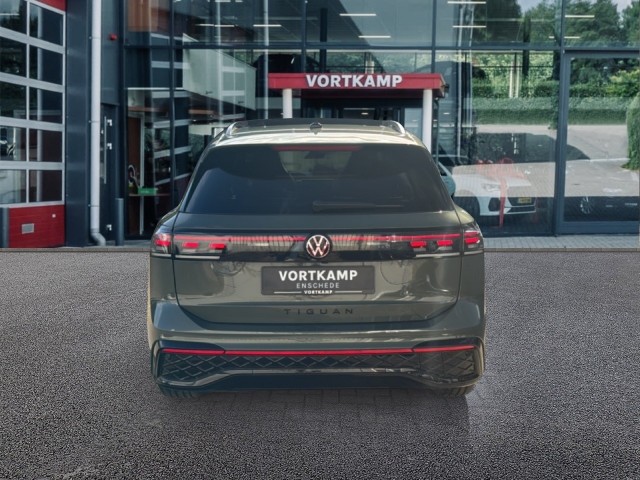 VOLKSWAGEN TIGUAN 1.5 eTSI R-LINE TREKHAAK/PANO-DAK/CAMERA/ACC/ELEK-KLEP/HUD, Vortkamp Enschede, Enschede