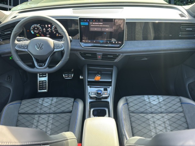 VOLKSWAGEN TIGUAN 1.5 eTSI R-LINE TREKHAAK/PANO-DAK/CAMERA/ACC/ELEK-KLEP/HUD, Vortkamp Enschede, Enschede