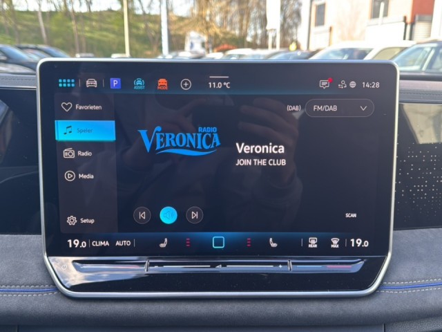 VOLKSWAGEN TIGUAN 1.5 eTSI R-LINE TREKHAAK/PANO-DAK/CAMERA/ACC/ELEK-KLEP/HUD, Vortkamp Enschede, Enschede