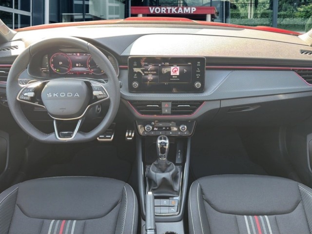 SKODA KAMIQ 1.0 TSI MONTE CARLO TREKHAAK/GLASDAK/CAMERA/CRUISE/STOEL+STUURVERW, Vortkamp Enschede, Enschede