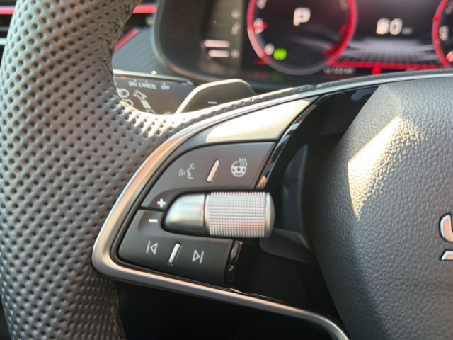 SKODA KAMIQ 1.0 TSI MONTE CARLO TREKHAAK/GLASDAK/CAMERA/CRUISE/STOEL+STUURVERW, Vortkamp Enschede, Enschede