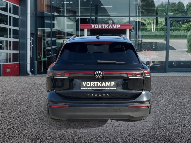 VOLKSWAGEN TIGUAN 2.0 TDI LIFE TREKHAAK/CAMERA/ELEK-KLEP/ACC/STOEL+STUURVERW, Vortkamp Enschede, Enschede