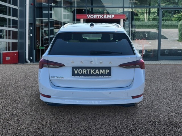 SKODA OCTAVIA 2.0 TDI STYLE TREKHAAK/PANO-DAK/ELEK-KLEP/CANTON/PDC/MEM/ACC, Vortkamp Enschede, Enschede