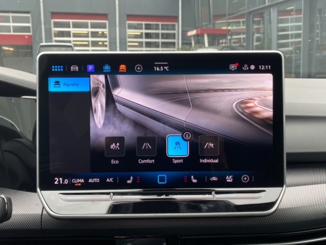 VOLKSWAGEN GOLF 1.5 eTSI R-LINE PANO-DAK/CAMERA/ACC/STOEL+STUURVERW, Vortkamp Enschede, Enschede