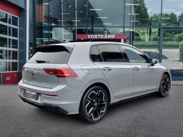 VOLKSWAGEN GOLF 1.5 eTSI R-LINE PANO-DAK/CAMERA/ACC/STOEL+STUURVERW, Vortkamp Enschede, Enschede
