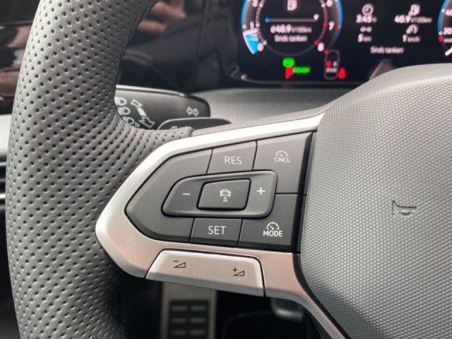 VOLKSWAGEN GOLF 1.5 eTSI R-LINE PANO-DAK/CAMERA/ACC/STOEL+STUURVERW, Vortkamp Enschede, Enschede