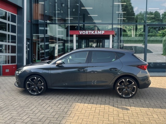 CUPRA LEON 1.4 TSI E-HYBRID VZ CAMERA/ACC/STOEL+STUURVERW/NAVI/CARPLAY, Vortkamp Enschede, Enschede