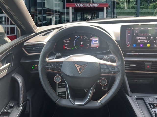 CUPRA LEON 1.4 TSI E-HYBRID VZ CAMERA/ACC/STOEL+STUURVERW/NAVI/CARPLAY, Vortkamp Enschede, Enschede