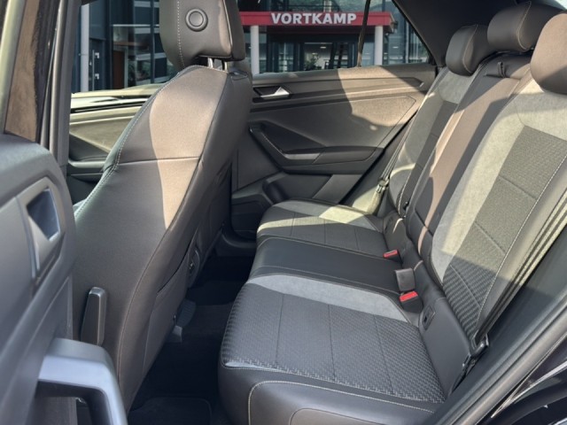 VOLKSWAGEN T-ROC 2.0 TSI R 4MOTION TREKHAAK/CAMERA/PANO-DAK/ELEK-KLEP/BEATS/ACC/STOELVERW, Vortkamp Enschede, Enschede