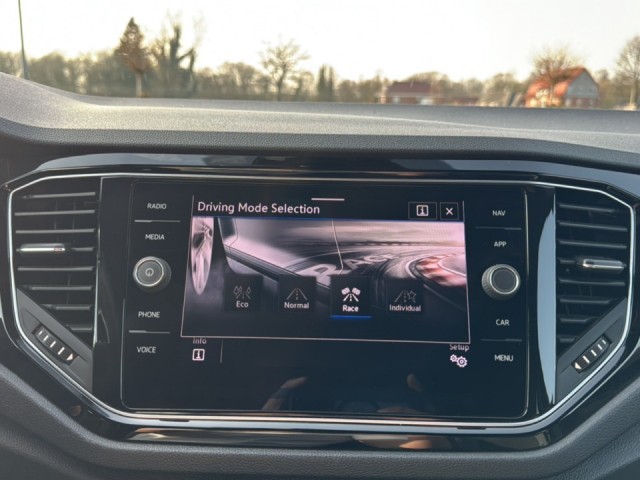 VOLKSWAGEN T-ROC 2.0 TSI R 4MOTION TREKHAAK/CAMERA/PANO-DAK/ELEK-KLEP/BEATS/ACC/STOELVERW, Vortkamp Enschede, Enschede