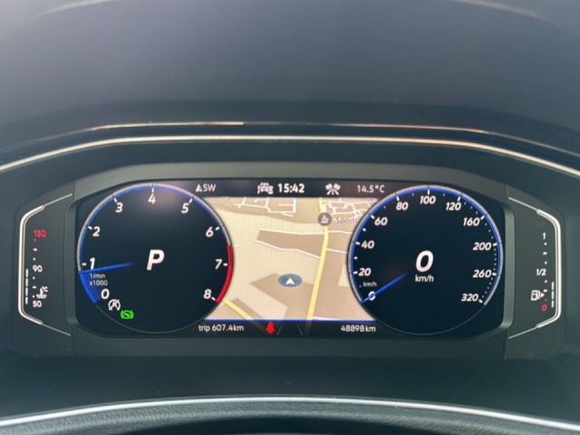 VOLKSWAGEN T-ROC 2.0 TSI R 4MOTION TREKHAAK/CAMERA/PANO-DAK/ELEK-KLEP/BEATS/ACC/STOELVERW, Vortkamp Enschede, Enschede