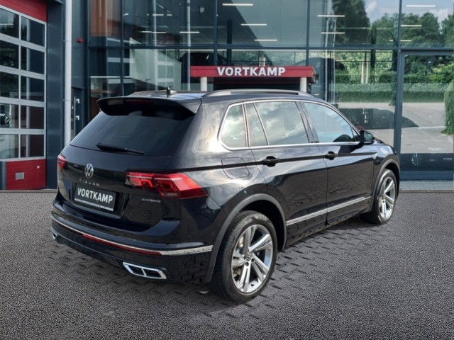 VOLKSWAGEN TIGUAN 1.4 TSI  EHYBRID R-LINE B PANO-DAK/TREKHAAK/IQ-LIGHTS/ACC/CAMERA, Vortkamp Enschede, Enschede