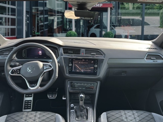VOLKSWAGEN TIGUAN 1.4 TSI  EHYBRID R-LINE B PANO-DAK/TREKHAAK/IQ-LIGHTS/ACC/CAMERA, Vortkamp Enschede, Enschede
