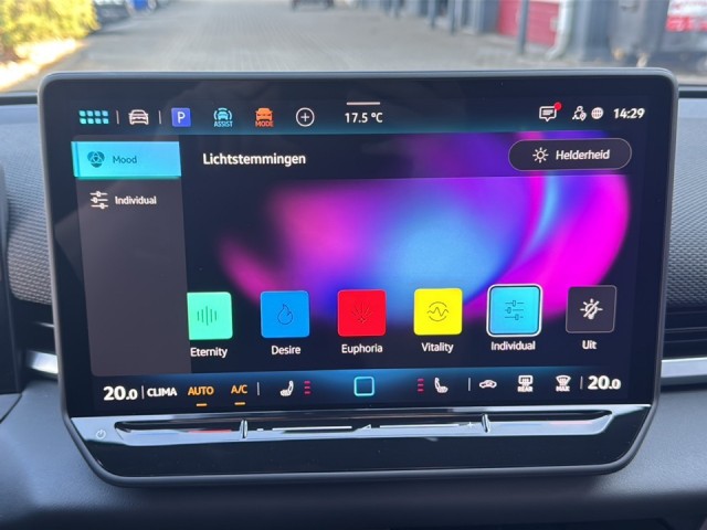 VOLKSWAGEN T-ROC 1.5 eTSI R-LINE TREKHAAK/PANO-DAK/CAMERA/ELEK-KLEP/IQ/ACC/STOELVERW, Vortkamp Enschede, Enschede