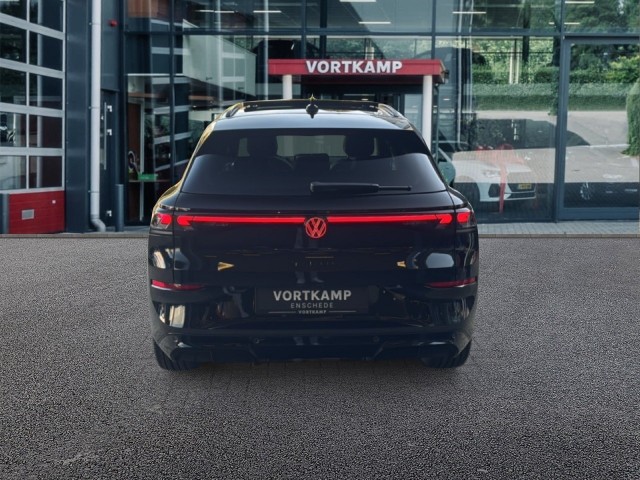 VOLKSWAGEN T-ROC 1.5 eTSI R-LINE TREKHAAK/PANO-DAK/CAMERA/ELEK-KLEP/IQ/ACC/STOELVERW, Vortkamp Enschede, Enschede