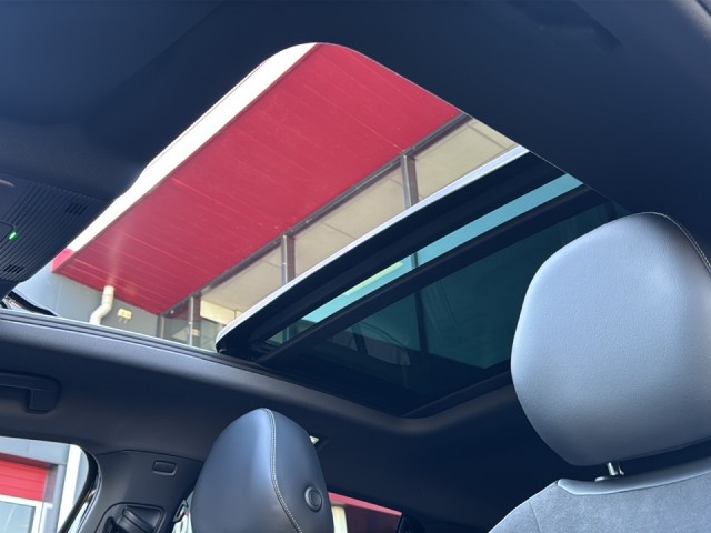 VOLKSWAGEN T-ROC 1.5 eTSI R-LINE TREKHAAK/PANO-DAK/CAMERA/ELEK-KLEP/IQ/ACC/STOELVERW, Vortkamp Enschede, Enschede