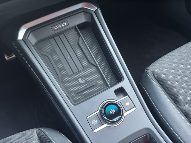 VOLKSWAGEN T-ROC 1.5 eTSI R-LINE TREKHAAK/PANO-DAK/CAMERA/ELEK-KLEP/IQ/ACC/STOELVERW, Vortkamp Enschede, Enschede